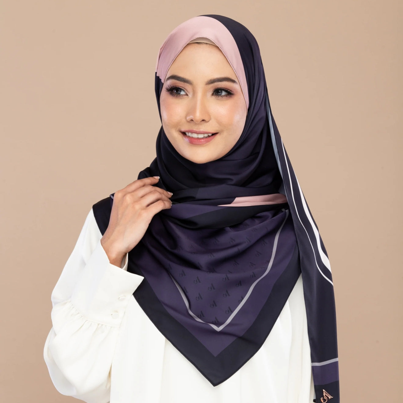 Pancawarna Shawl: Damai