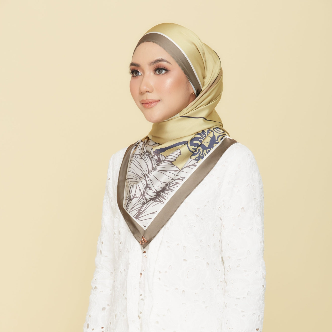 Desa Shawl: Wau Bulan